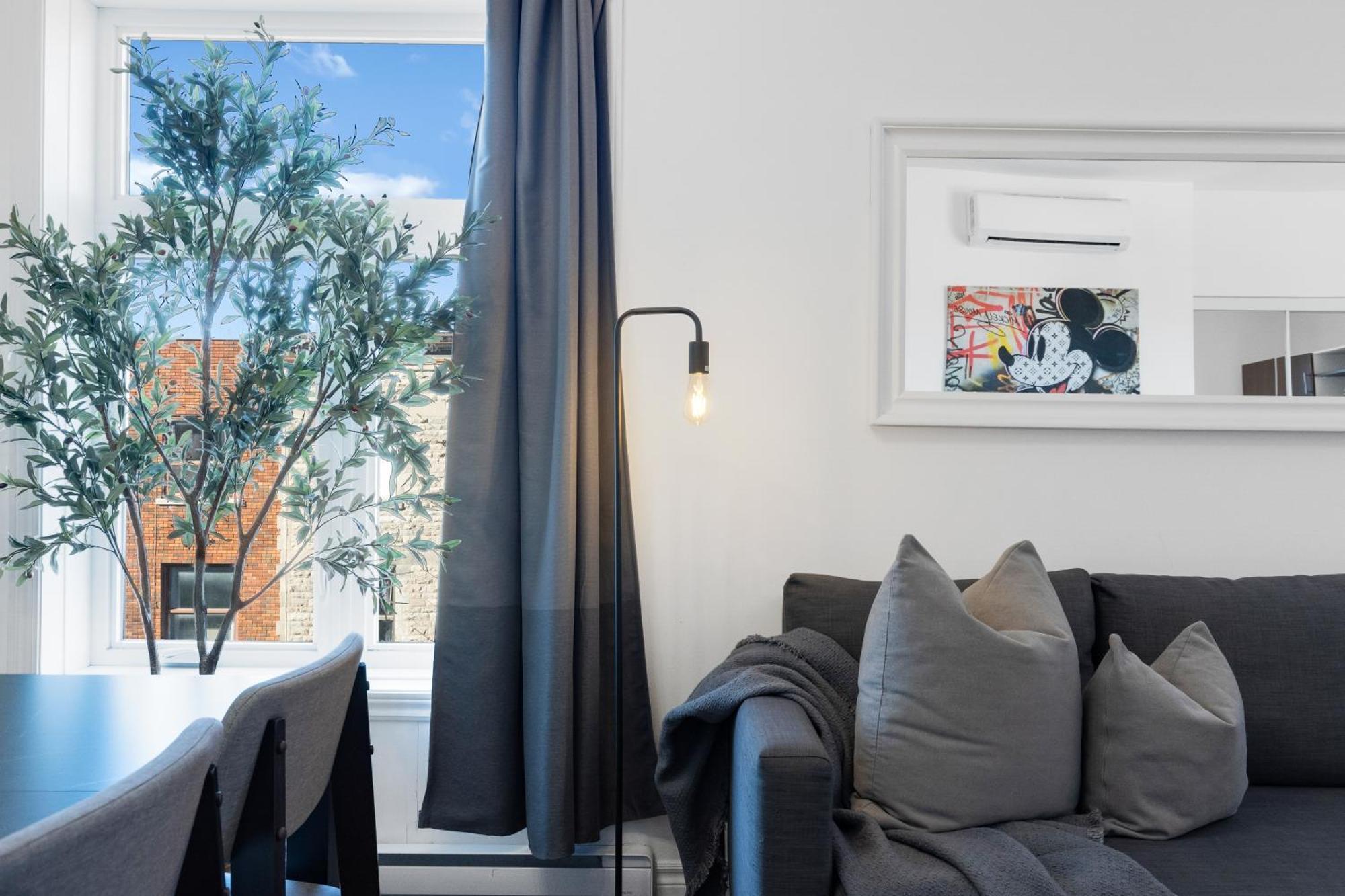 Liv Mtl Mtl Aparthotel Montreal Exterior photo