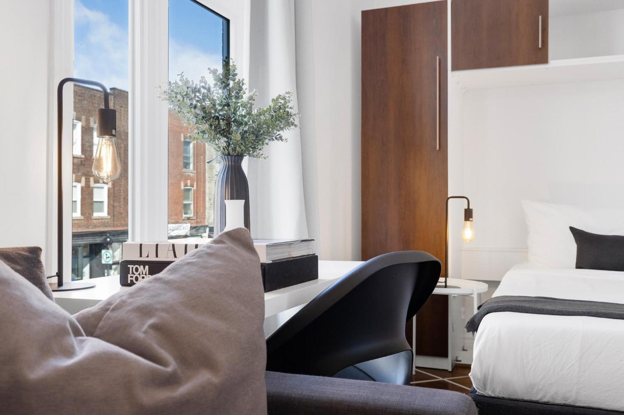 Liv Mtl Mtl Aparthotel Montreal Exterior photo