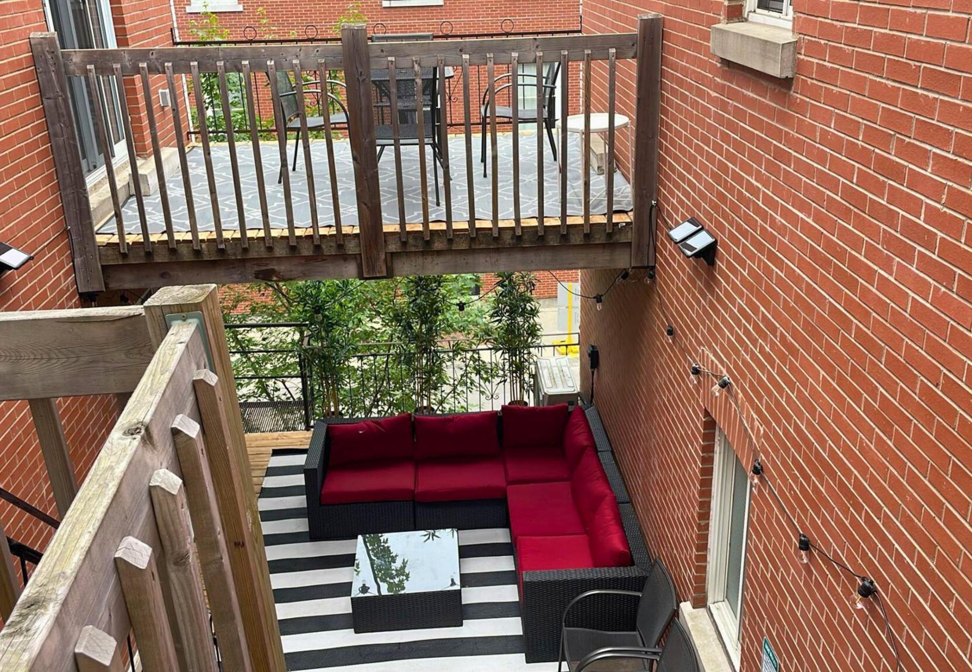 Liv Mtl Mtl Aparthotel Montreal Exterior photo